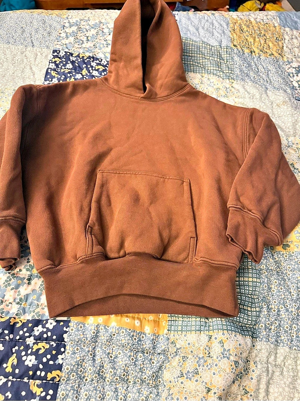YZY Boys 6-7 Brown Hoodie